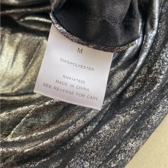 Romeo & Juliet couture midi pleated metallic distressed silver skirt Size med - Picture 11 of 12